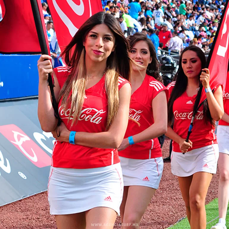 Agencia Surf - Edecanes Cocacola para Estadio